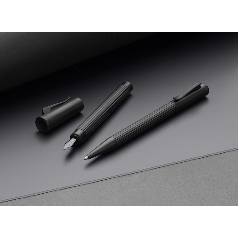 Graf-von-Faber-Castell - Stylo-plume Tamitio Black Edition M